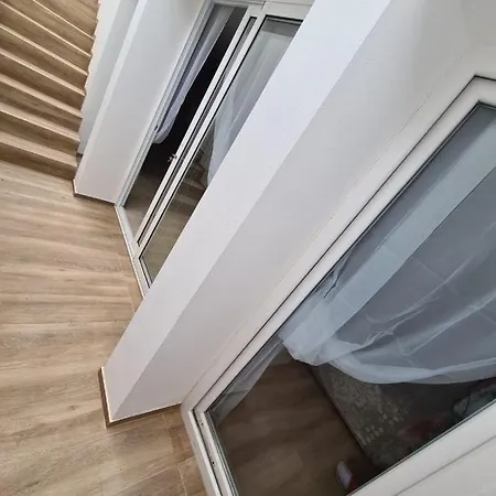 Retro 1 Bedroom Apartment